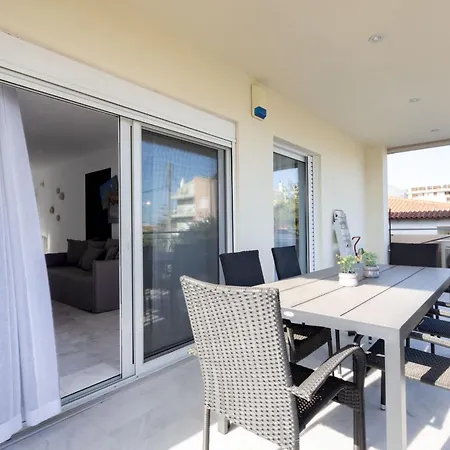 Elegant Coastal Haven Fully Renovated 3-bedroom Apartment Athens