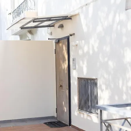 Elegant Coastal Haven Fully Renovated 3-bedroom