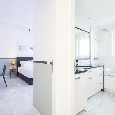 Elegant Coastal Haven Fully Renovated 3-bedroom * Athens