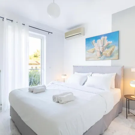 Elegant Coastal Haven Fully Renovated 3-bedroom Athens