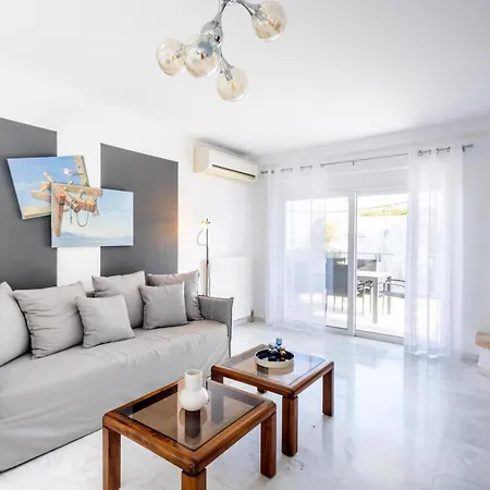 Apartment Elegant Coastal Haven Fully Renovated 3-bedroom Athens